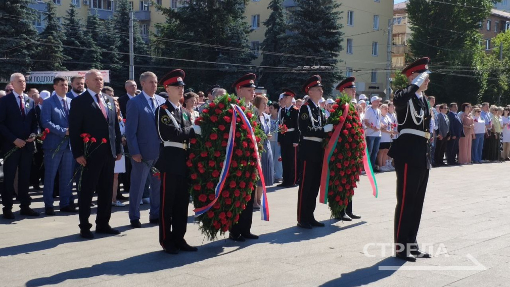 В Брянске проходит торжественный митинг, посвященный Дню партизан и подпольщиков