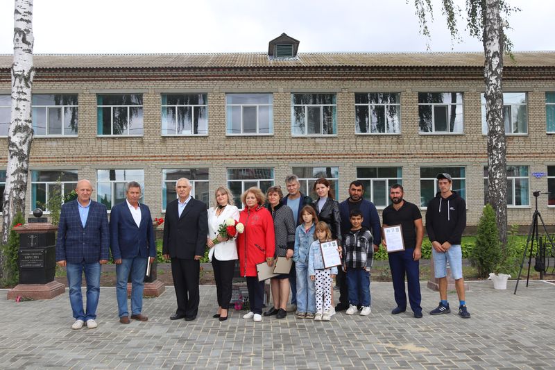 В брянском селе Медведово открыли благоустроенную территорию