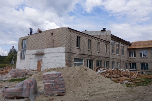 Преображается  первая школа в поселке Клетня Брянской области