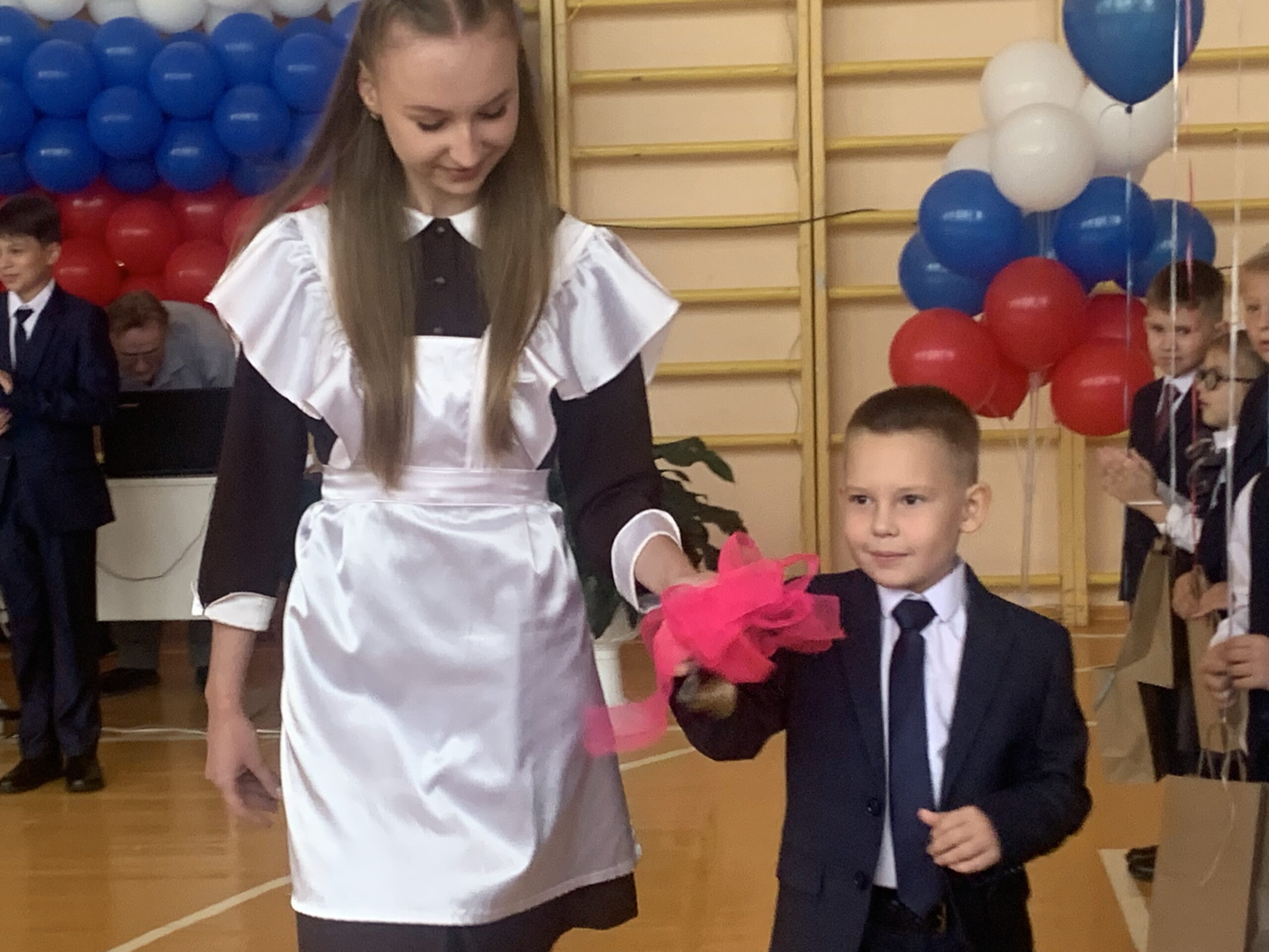В брянских Клинцах прозвенели первые школьные звонки