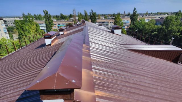 В подшефной Брянке строители из Брянска завершили капитальный ремонт