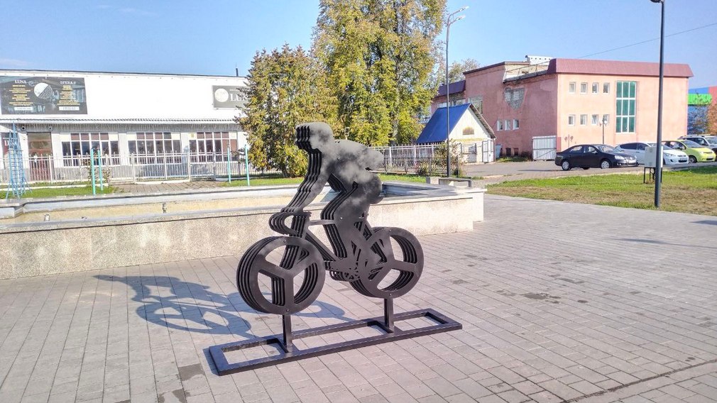 В брянской Жуковке установлен новый арт-объект