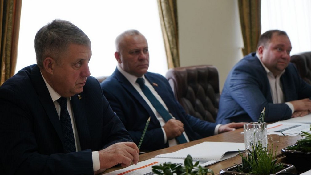 Александр Богомаз встретился с гендиректором брянского предприятия ООО «Сталь-трейд»