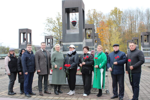 На мемориальном комплексе «Хацунь» в Брянской области прошел митинг памяти