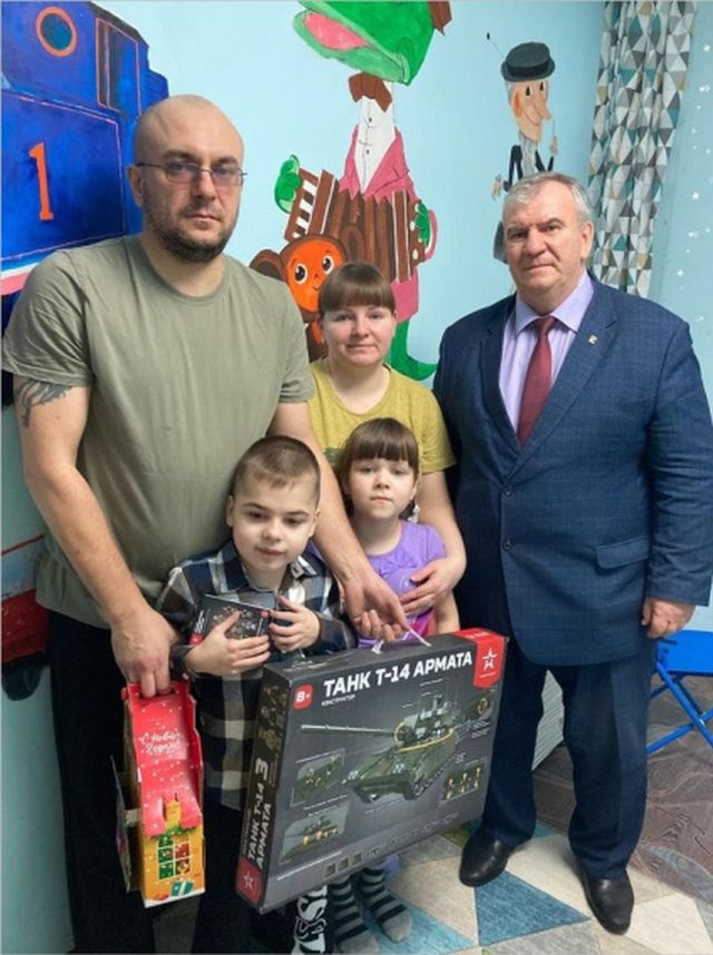 В рамках акции «Ёлка желаний»  желание 8-летнего Степана из Брасовского района Брянской области исполнил губернатор Александр Богомаз