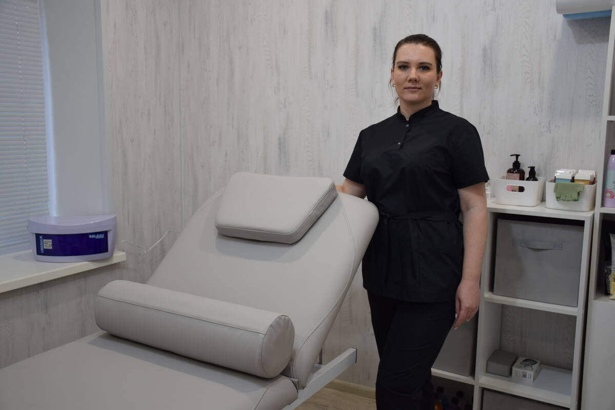 Жительница брянского поселка Климово с помощью  соцконтракта открыла косметологический кабинет