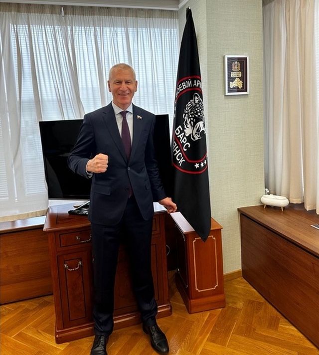 Знамя «БАРС-Брянск» установлено в Госдуме