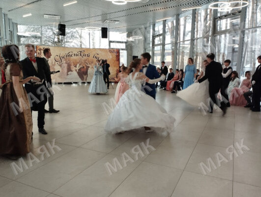 В брянском Новозыбкове  прошел ежегодный Сретенский бал