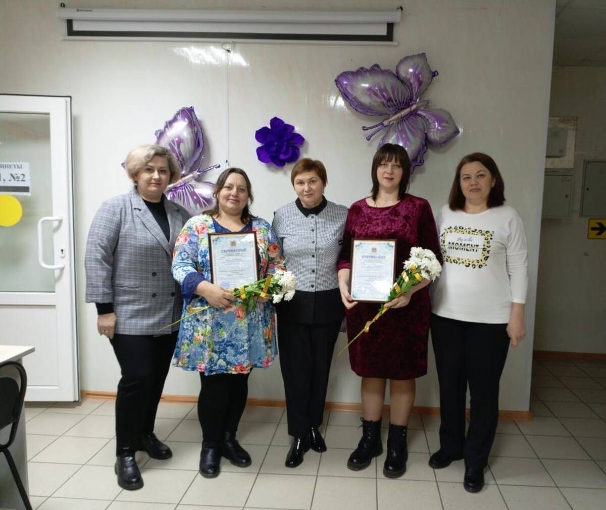 В Брасовском районе Брянщины троим многодетным мамам вручили сертификаты на областной материнский капитал