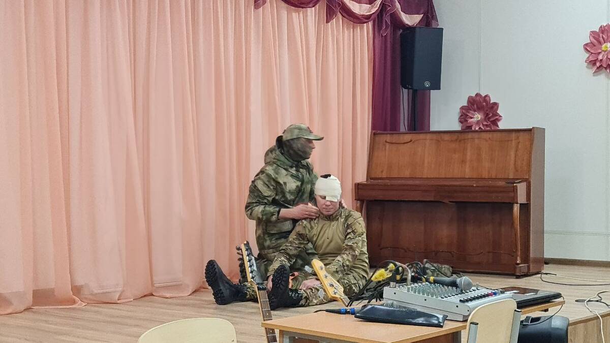 В брянской Суземке участники спецоперации встретились со школьниками