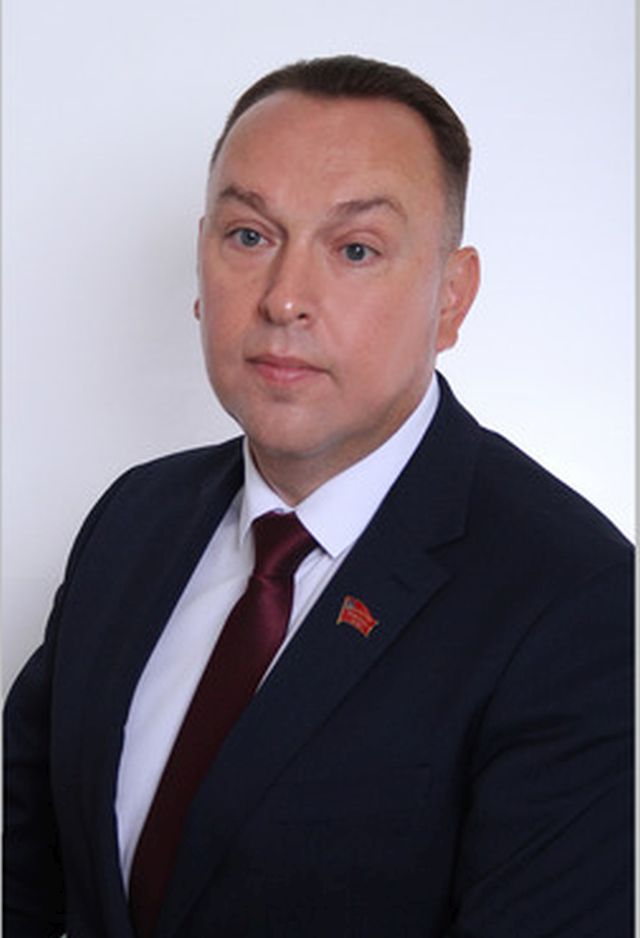 В Брянской области директор регионального филиала Президентской академии Сергей Шачнев подчеркнул важность программы «Брянские герои»