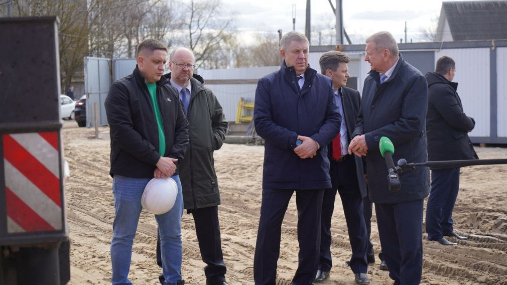 В брянском Новозыбкове возводят ФОК с бассейном
