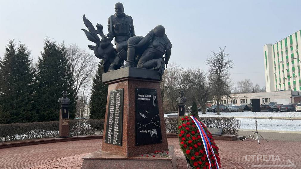 Почтили память героев-десантников 6-й роты в Брянске