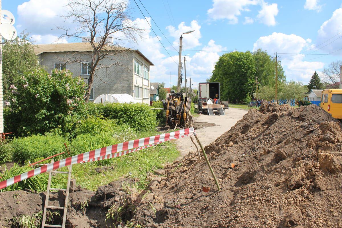 В брянском  поселке Комаричи проводится масшабный  ремонт водопроводной сети
