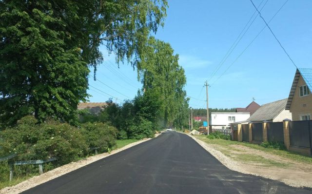 В Жуковке Брянской области на улице Герцена уложили асфальт