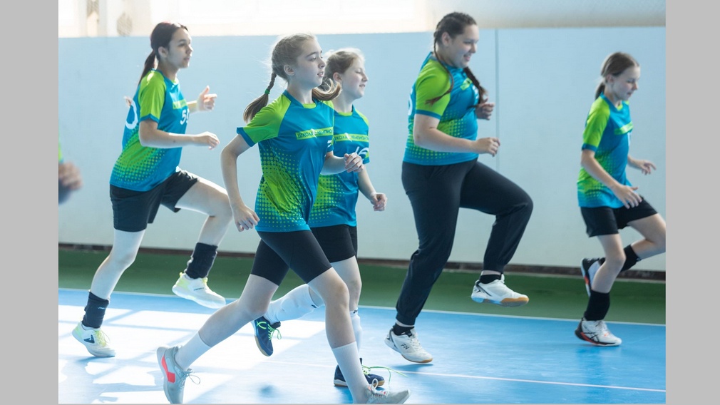 Брянские гандболистки поступили в «Школу чемпионов»