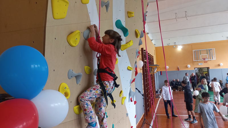 В Жуковском Центре помощи детям на Брянщине открыли скалодром