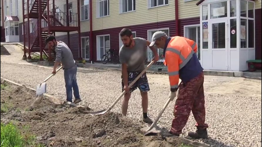 В Злынковском районе на Брянщине завершают ремонт двух школ и детсада