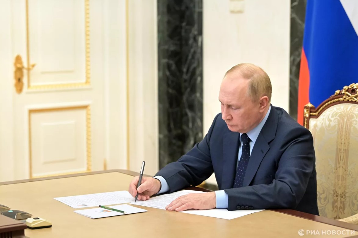Путин подписал закон о сохранении статуса сельхозпроизводителя