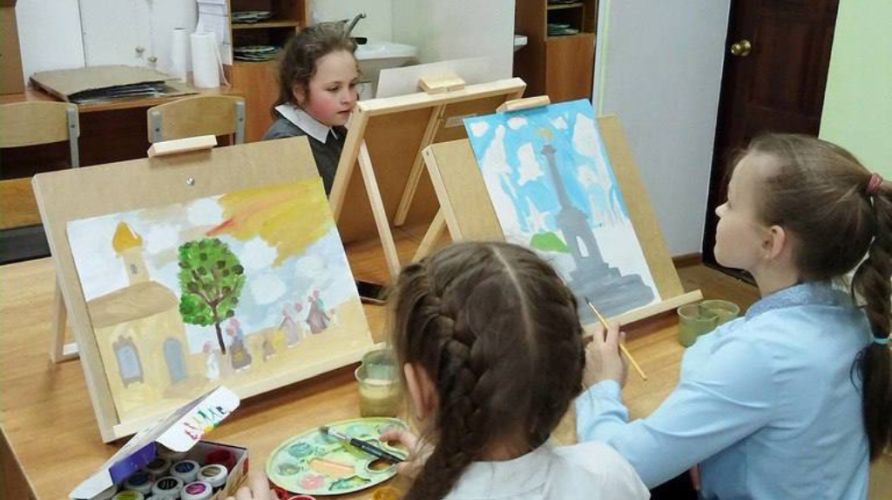 Для ДШИ в брянском поселке Глинищево купили новые музыкальные инструменты и оборудование