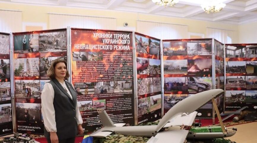 Евгений Никифоров посетил выставку «Хроники террора украинского неонацистского режима»
