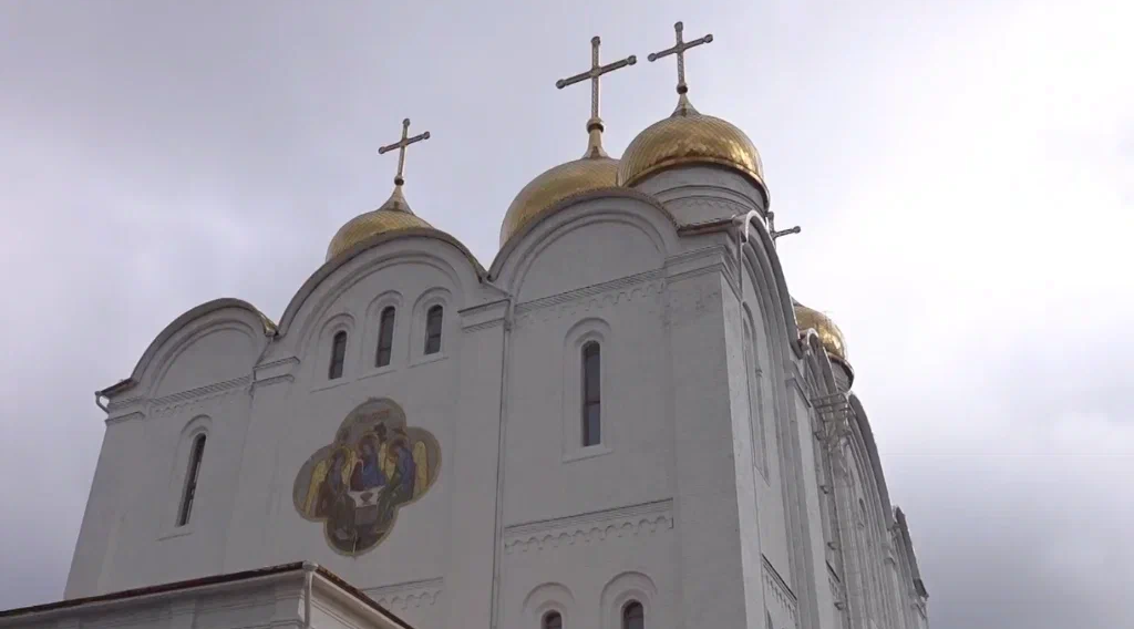 Православные брянцы отмечают Воздвижение Креста Господня