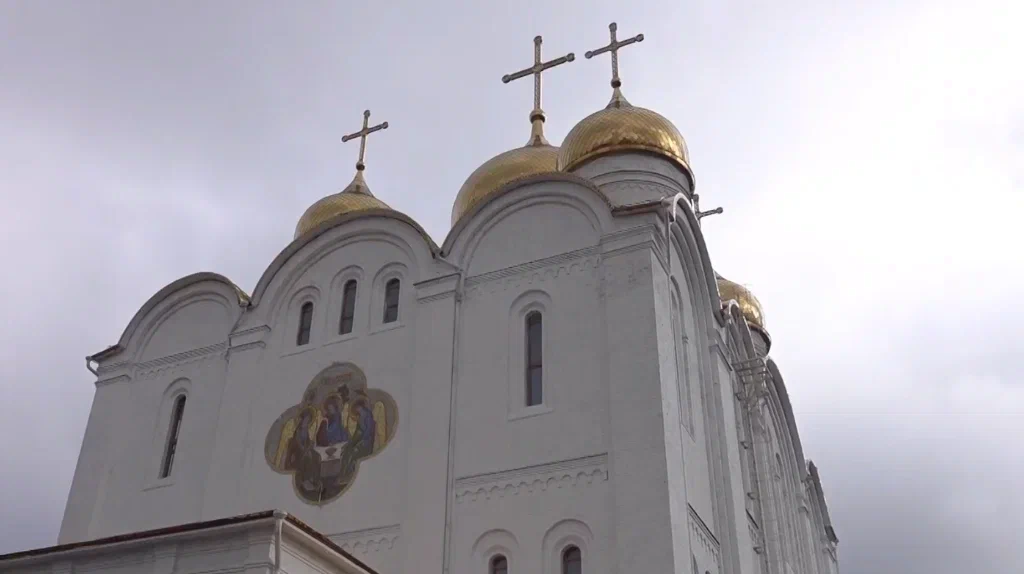 Православные брянцы отмечают Воздвижение Креста Господня