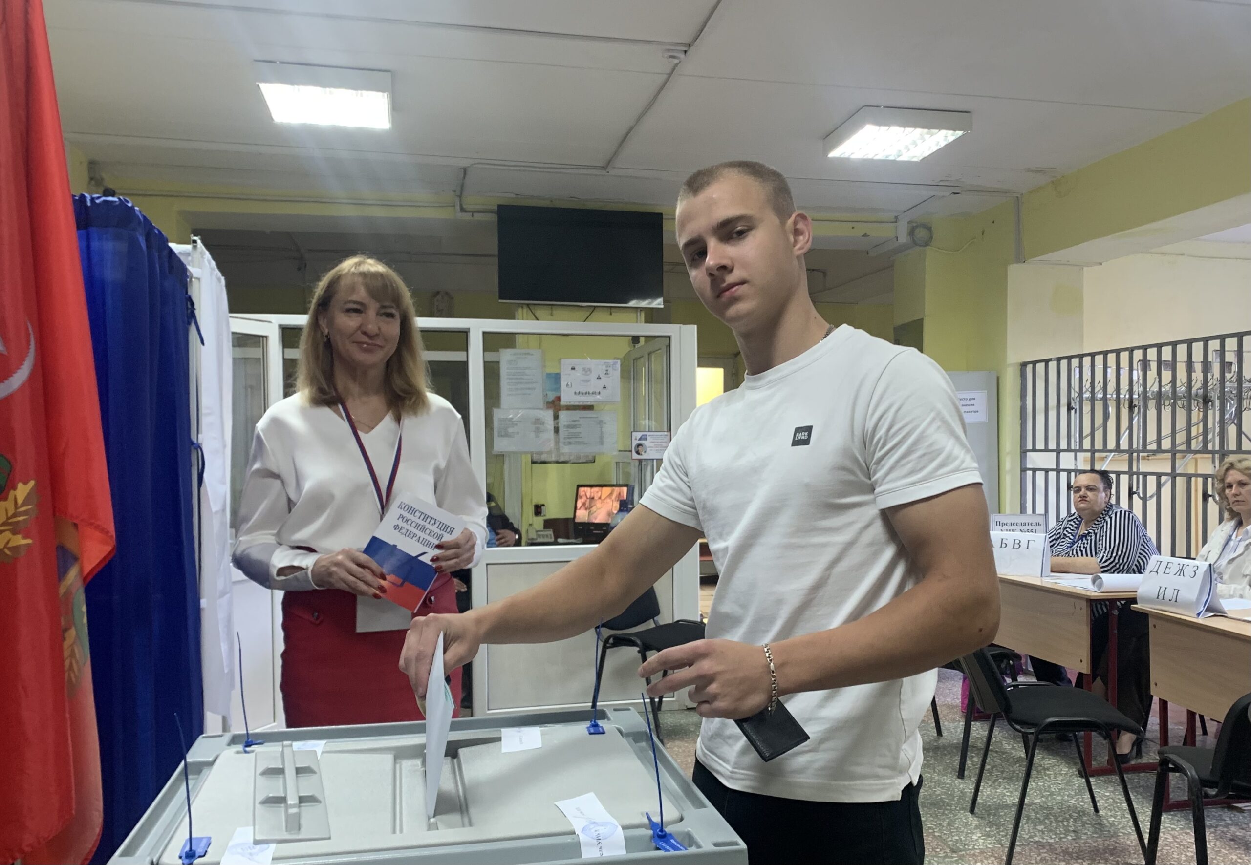 Житель Клинцов Артем Лапсарь впервые принял участие в голосовании