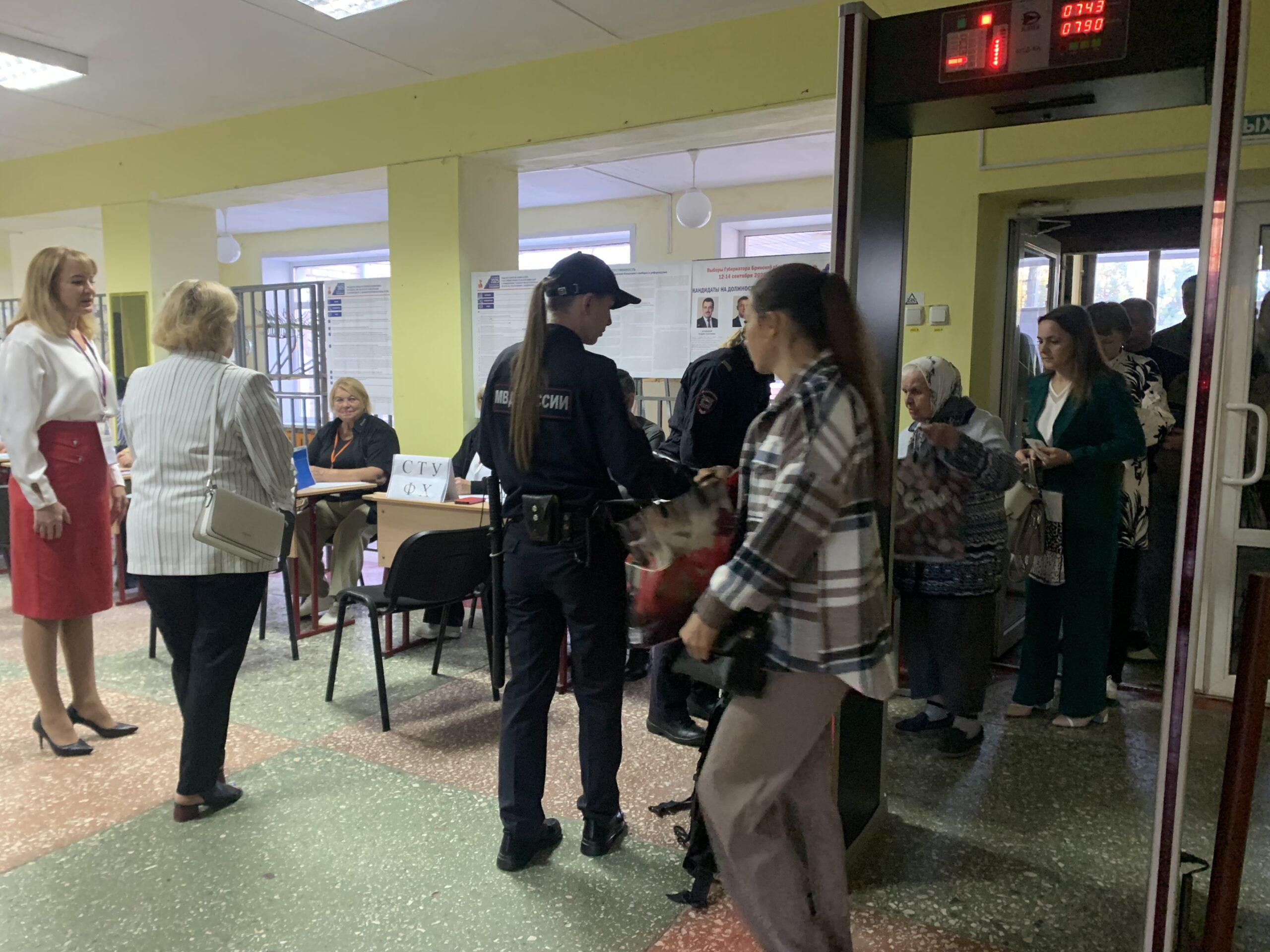 В Клинцах открылись участки для голосования