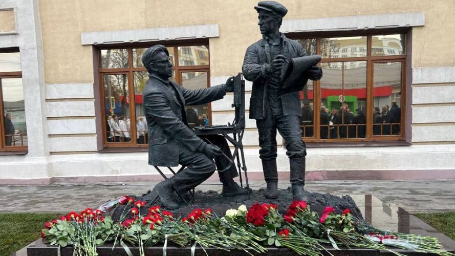 В Брянске установили памятник братьям Ткачевым