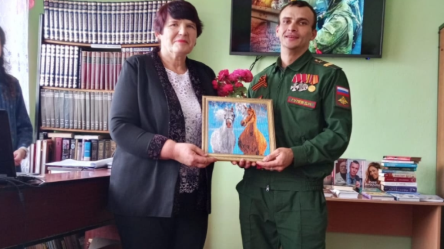 О своем боевом пути школьникам и студентам рассказал брянский ветеран СВО Денис Гулев