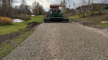 На Брянщине в селе Киваи Клинцовского района идет ремонт участка автодороги