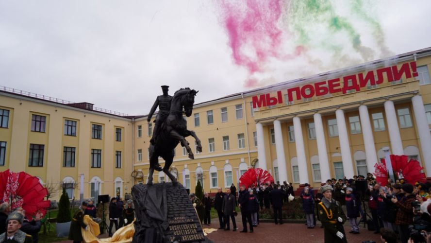 Брянский губернатор принял участие в открытии памятника К. Рокоссовскому в Гомеле