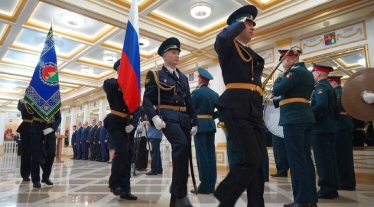 Брянский губернатор поздравил с профессиональным праздником