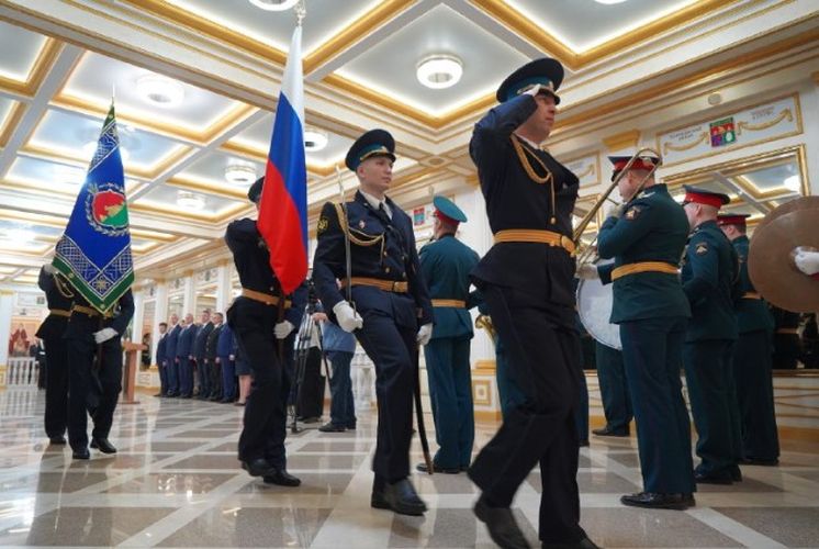 Брянский губернатор поздравил с профессиональным праздником