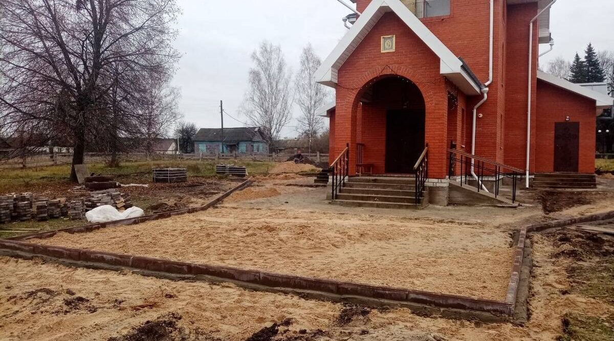 В Суземском районе Брянщины строят и благоустраивают храмы