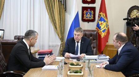 Глава Брянщины провел встречу с Александром Леоновым