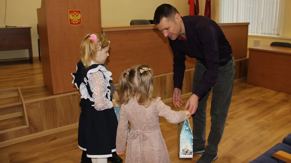 В Красногорский район Брянщины доставлены новогодние подарки от депутата облдумы