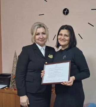 Брянский детский омбудсмен Инна Мухина наградила две организации