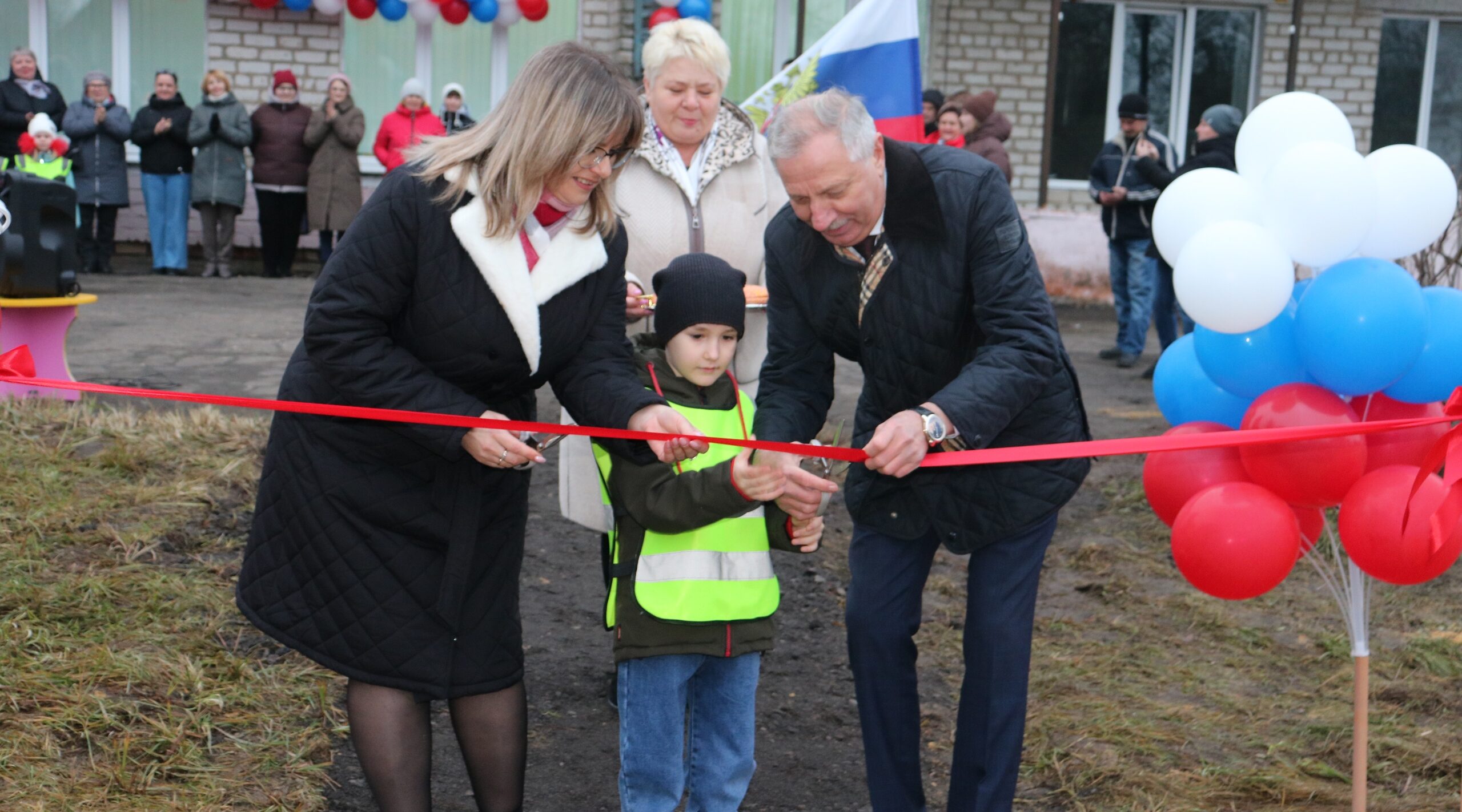В брянском Стародубе благоустроили ещё одну детскую площадку