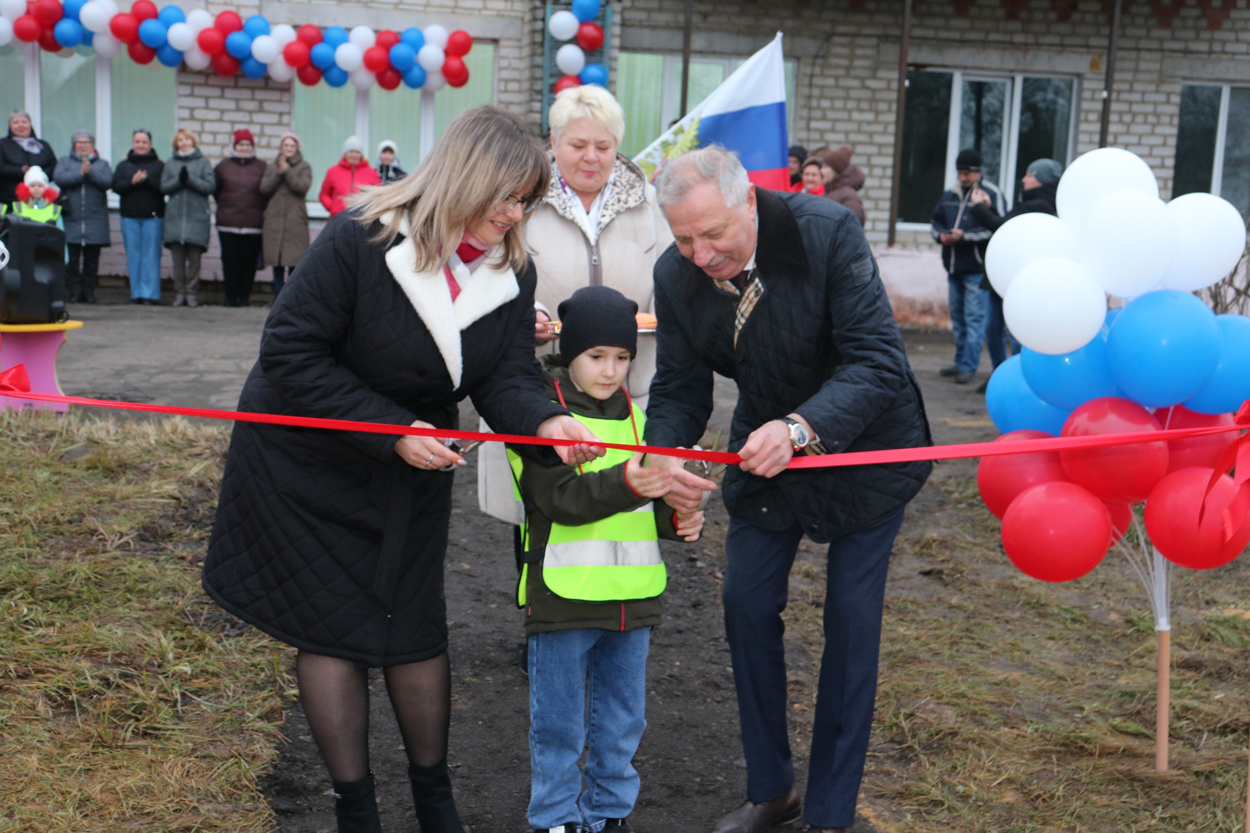 В брянском Стародубе благоустроили ещё одну детскую площадку