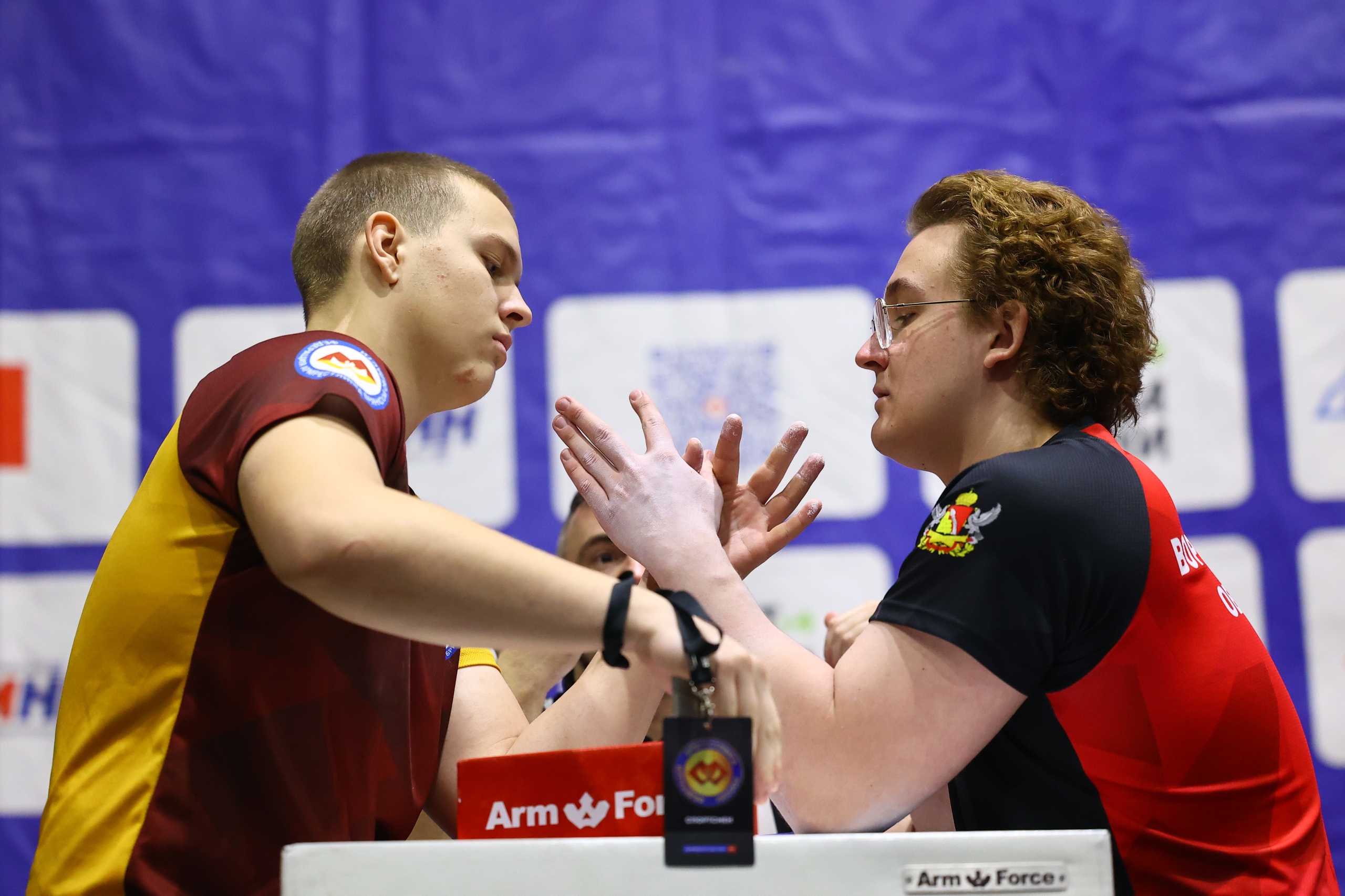 Брянские спортсмены приняли участие в чемпионате по армрестлингу