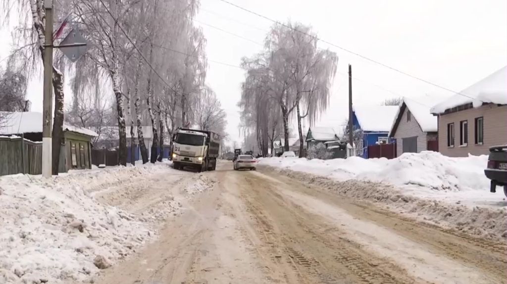 На Брянщине коммунальщики продолжат уборку снега