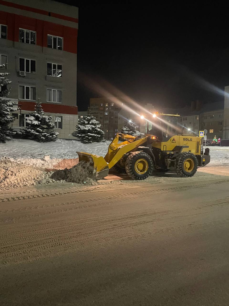 На Брянщине продолжают убирать снег