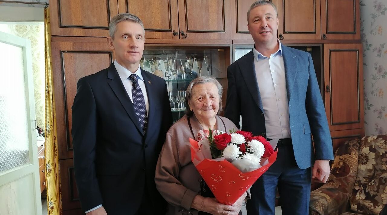 В брянских Клинцах ветеран труда отметила 101-ый день рождения