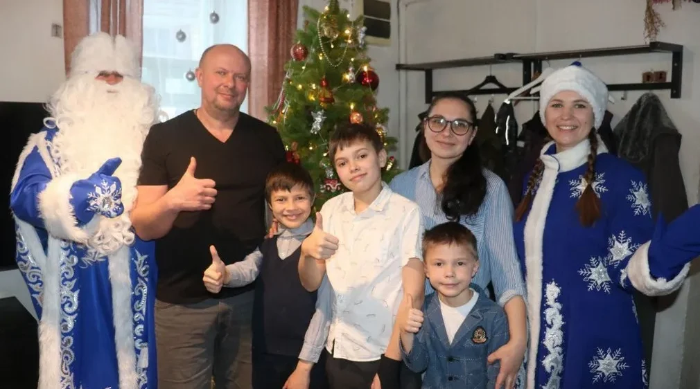 Благодаря «Ёлке желаний», детям из брянского села Осколково вручили новогодние подарки