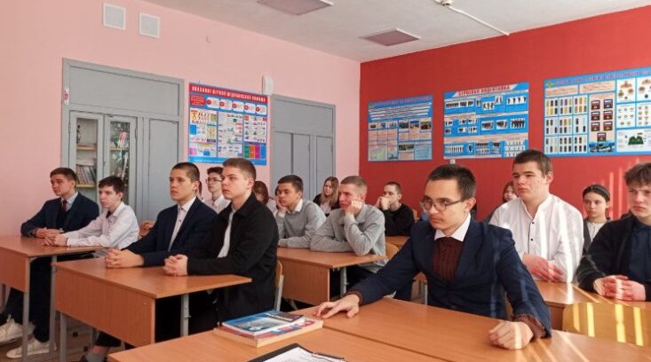 В Ардонской школе Клинцовского района организован кинолекторий «Сталинград»