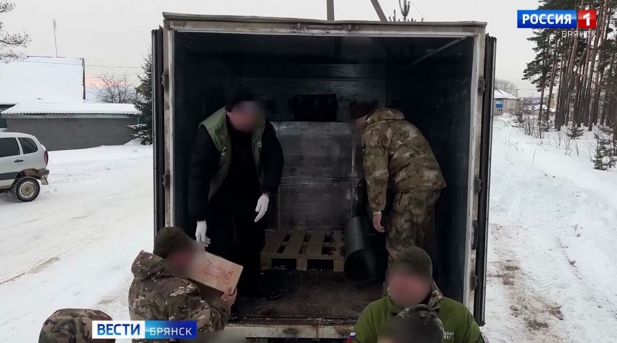 Брянские волонтеры народного фронта доставили гумпомощь бойцам СВО