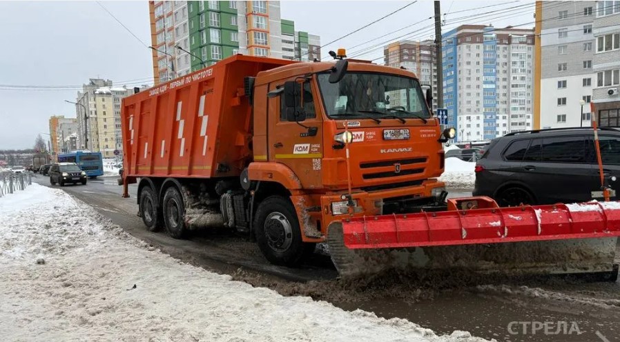 В Брянске продолжается уборка снега