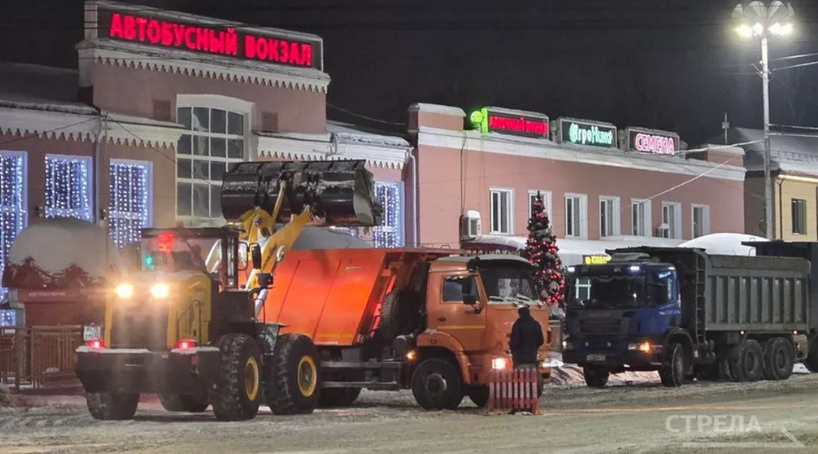 Утром 8 февраля Брянск убирают 39 единиц техники